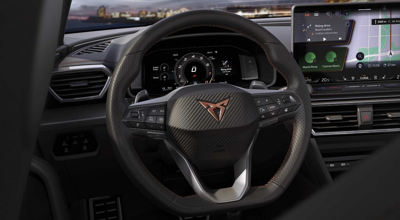 Llega CUPRA León VZ Essential: una propuesta que redefine lo esencial sin dejar de lado el ADN desafiante, sofisticado y deportivo que distingue a la marca.