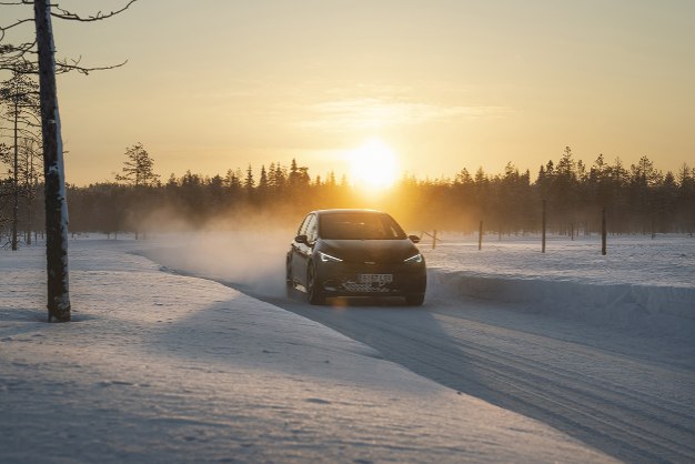 CUPRA Born probo sus capacidades en las condiciones extremas del Círculo Polar Ártico