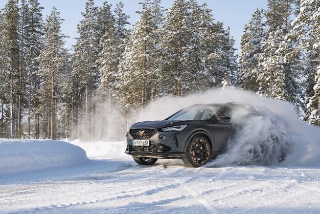 CUPRA Formentor VZ5 probo sus capacidades en las condiciones extremas del Círculo Polar Ártico