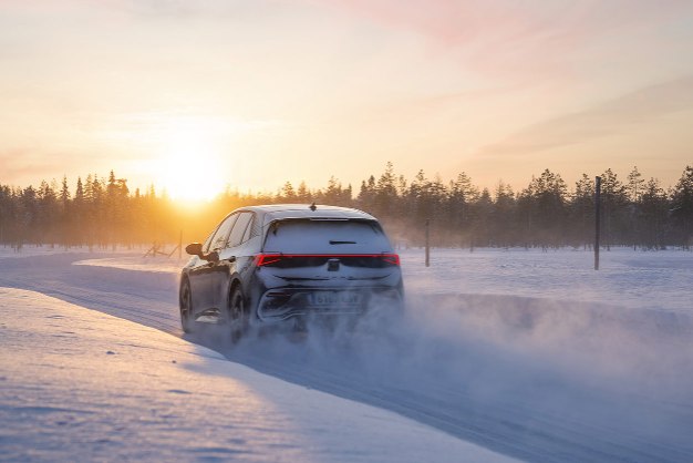 CUPRA Born probo sus capacidades en las condiciones extremas del Círculo Polar Ártico