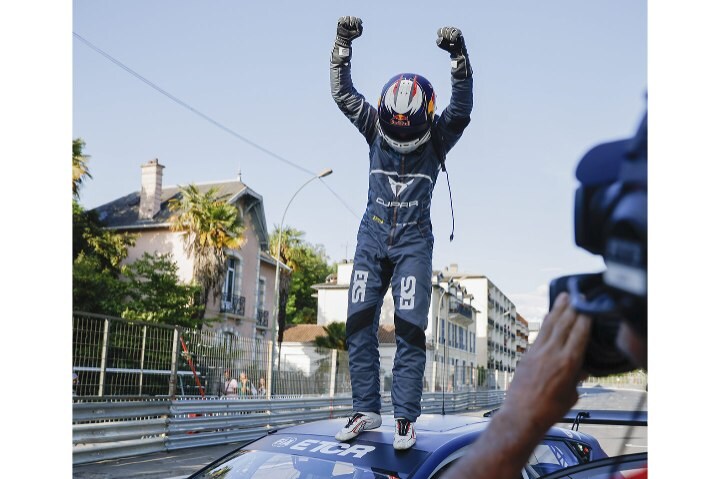 Perfecto inicio de temporada para el equipo CUPRA EKS, que consigue los tres lugares del podio en la primera carrera celebrada en Pau