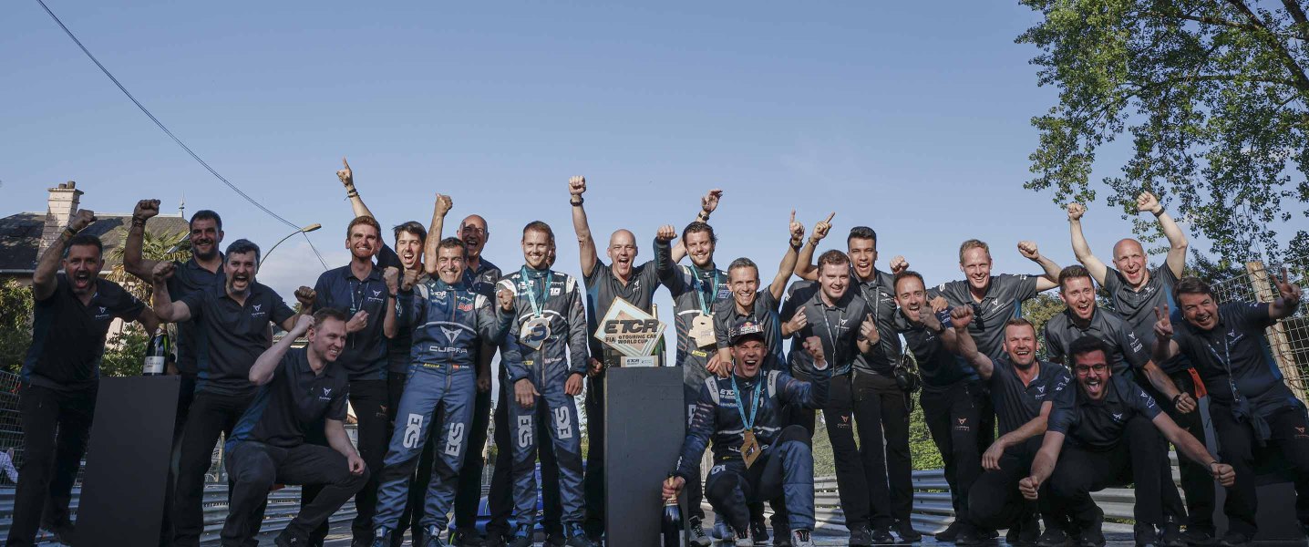 Perfecto inicio de temporada para el equipo CUPRA EKS, que consigue los tres lugares del podio en la primera carrera celebrada en Pau