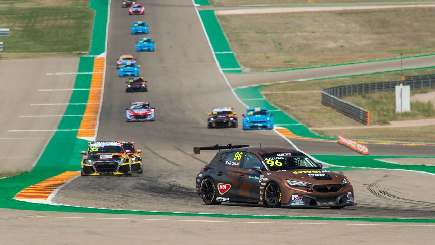 CUPRA defiende el liderato de PURE ETCR en la carrera de casa