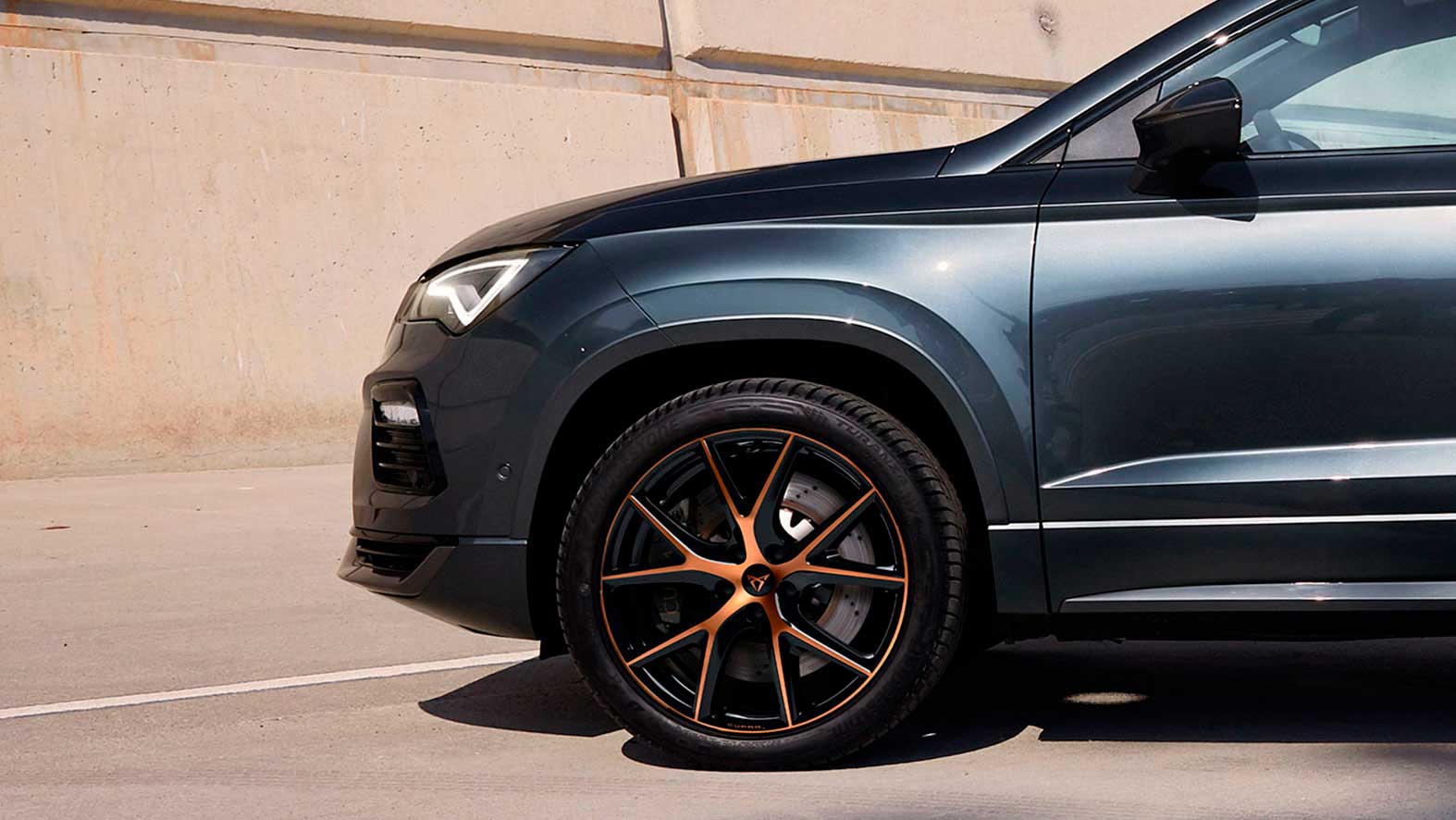 CUPRA Ateca con Rin deportivo Copper de 19” 