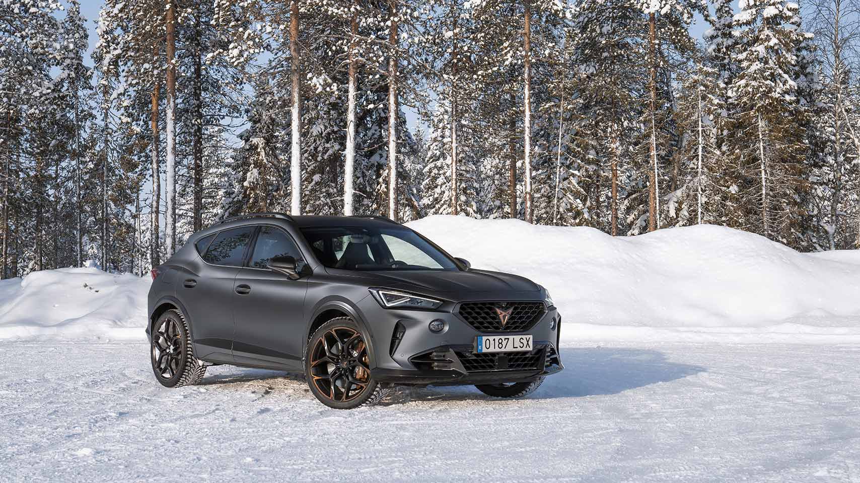 CUPRA Formentor VZ5 se enfrentó a un tramo del Rally del Ártico para demostrar sus cualidades como SUV de altas prestaciones.