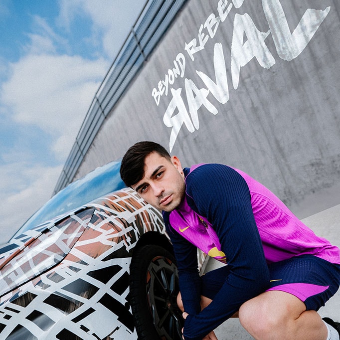 Los jugadores del FC Barcelona ponen a prueba el nuevo CUPRA Raval en una exclusiva experiencia