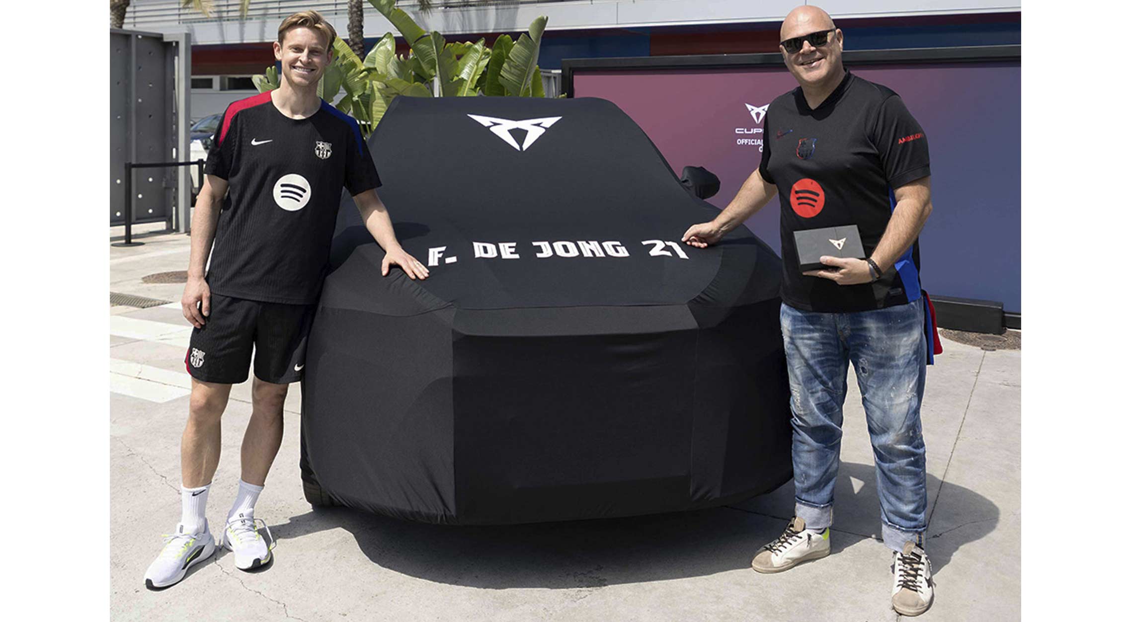 Los jugadores ya pueden sentir la emoción de conducir los autos que seleccionaron y personalizaron en una experiencia llena de adrenalina en el Circuito de Terramar.