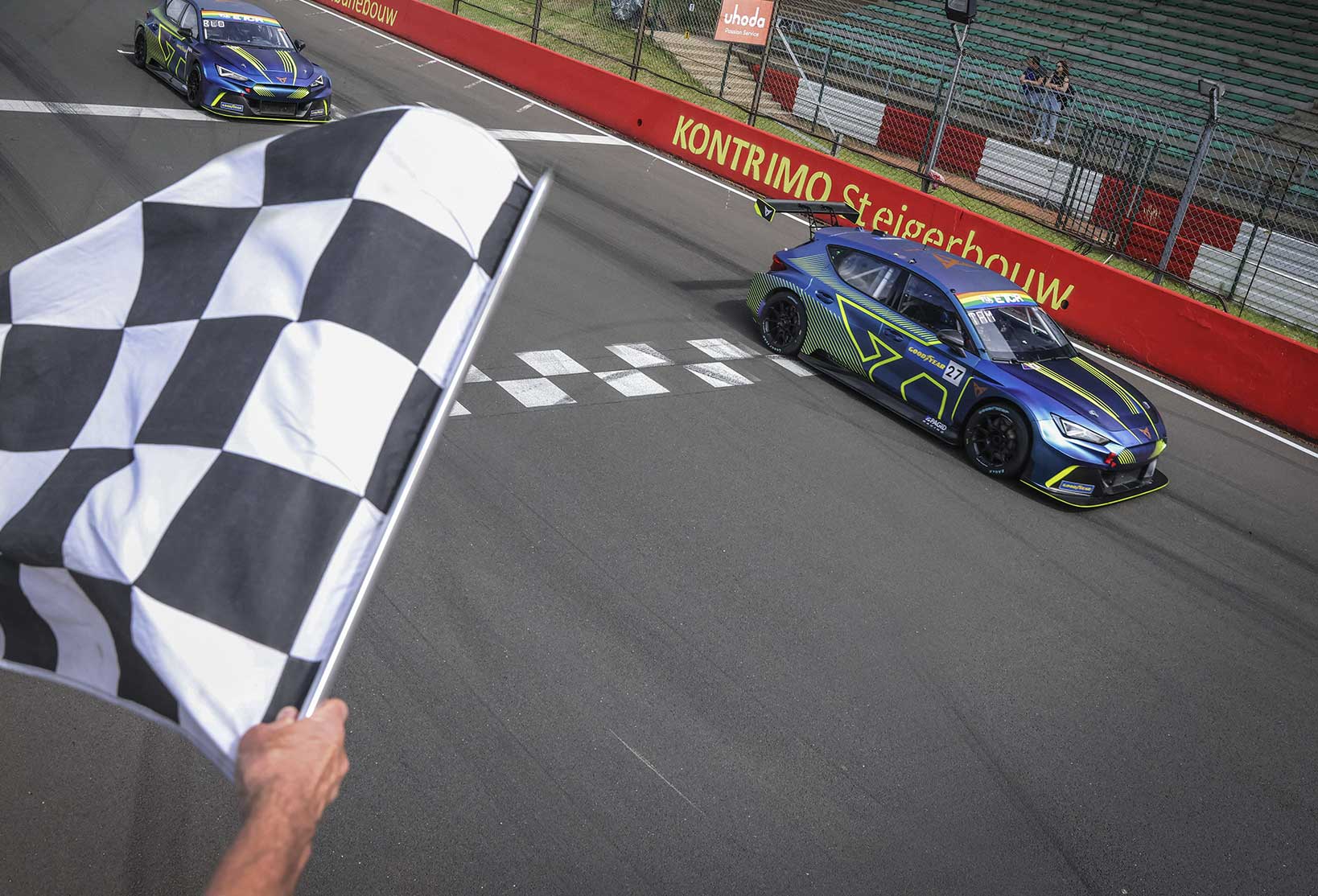 CUPRA amplía su ventaja en el campeonato FIA ETCR con la victoria en una Súper Final de Zolder