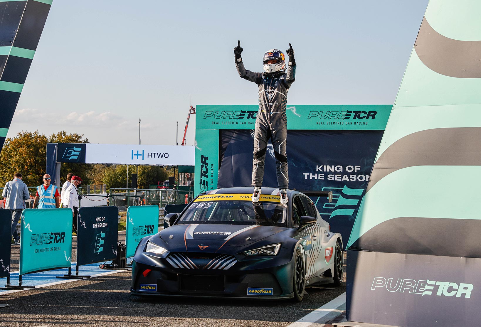 CUPRA y Mattias Ekström conquistan el campeonato de constructores y pilotos de PURE ETCR con CUPRA e-Racer