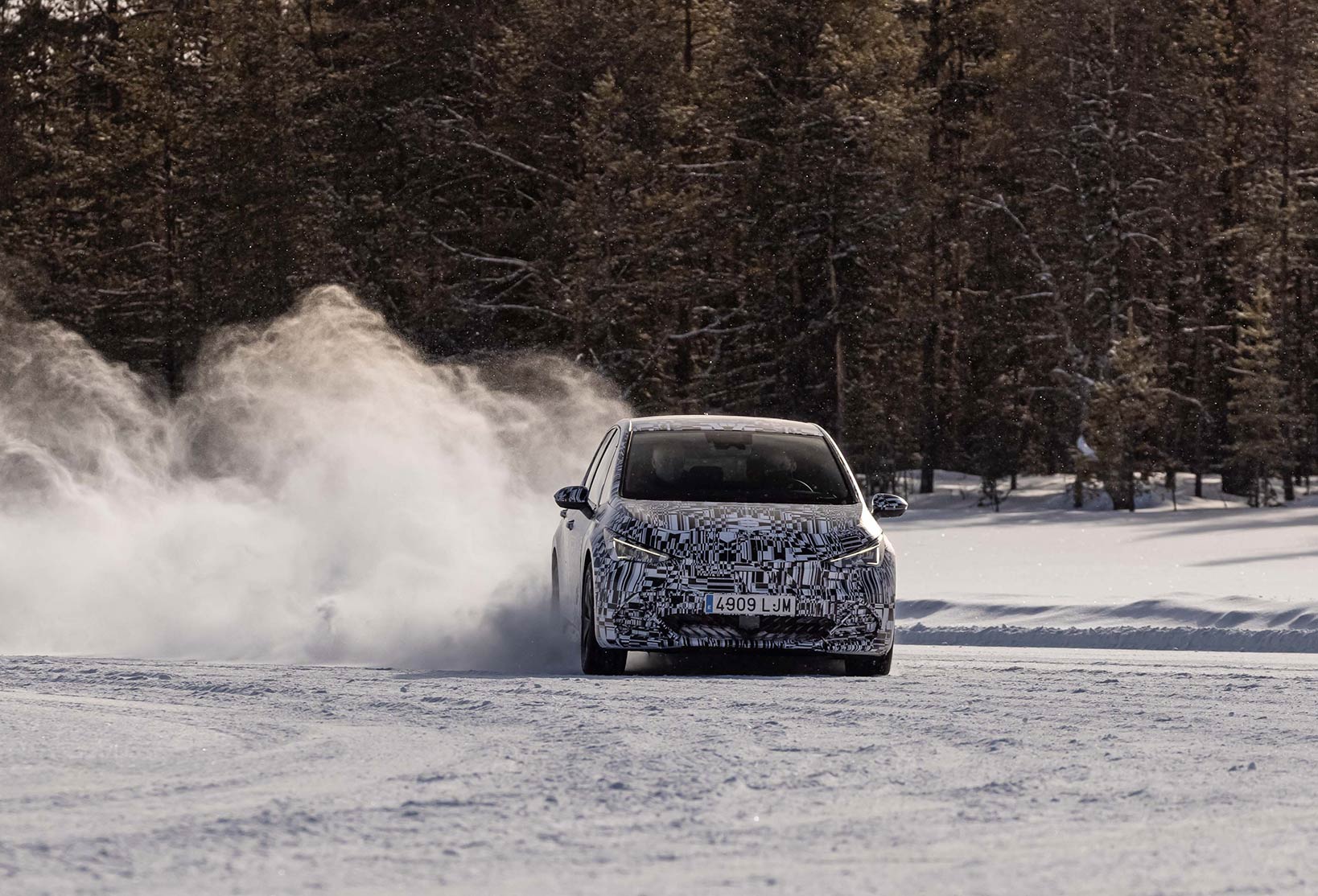 Así desarrollaron los pilotos de carreras Mattias Ekström y Jordi Gené a CUPRA Born