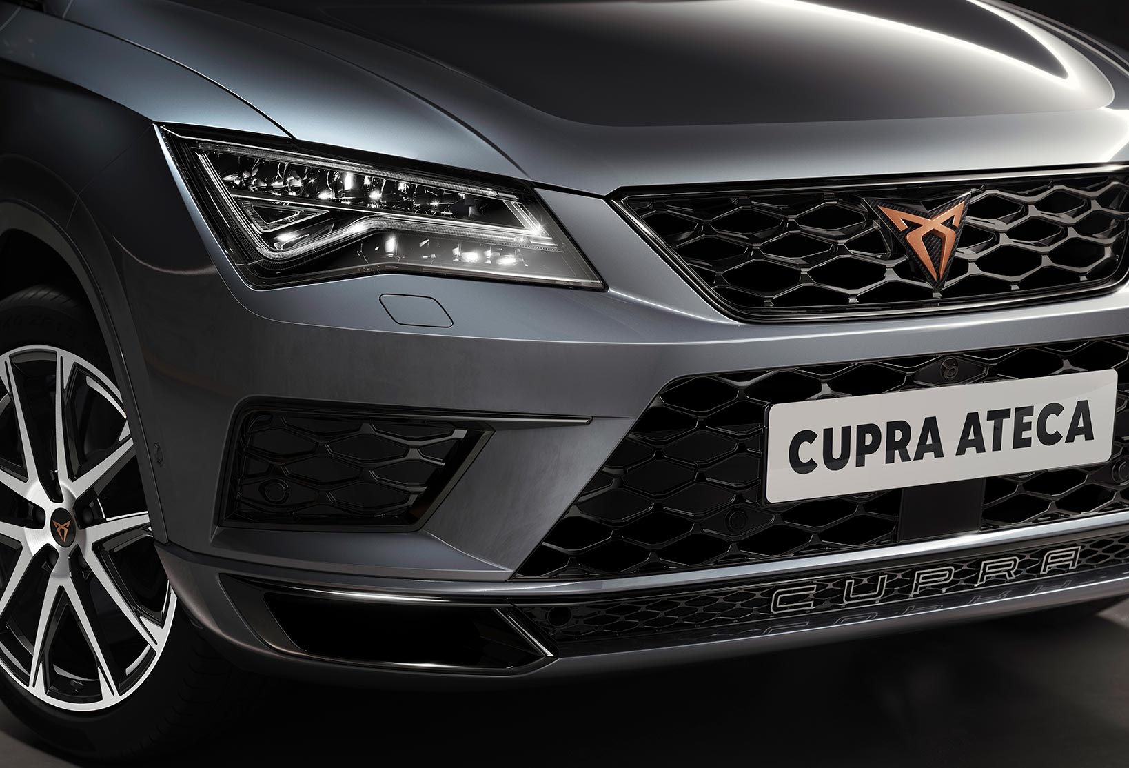 CUPRA Ateca sobre el camino