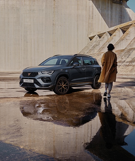 CUPRA Ateca estacionado